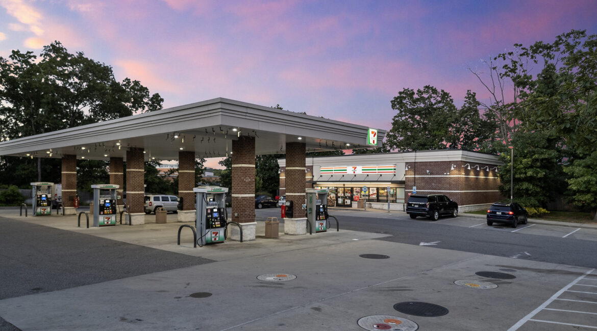 7-11 Convenience & gas